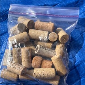 Wine Corks assorted in Ziplock Bag